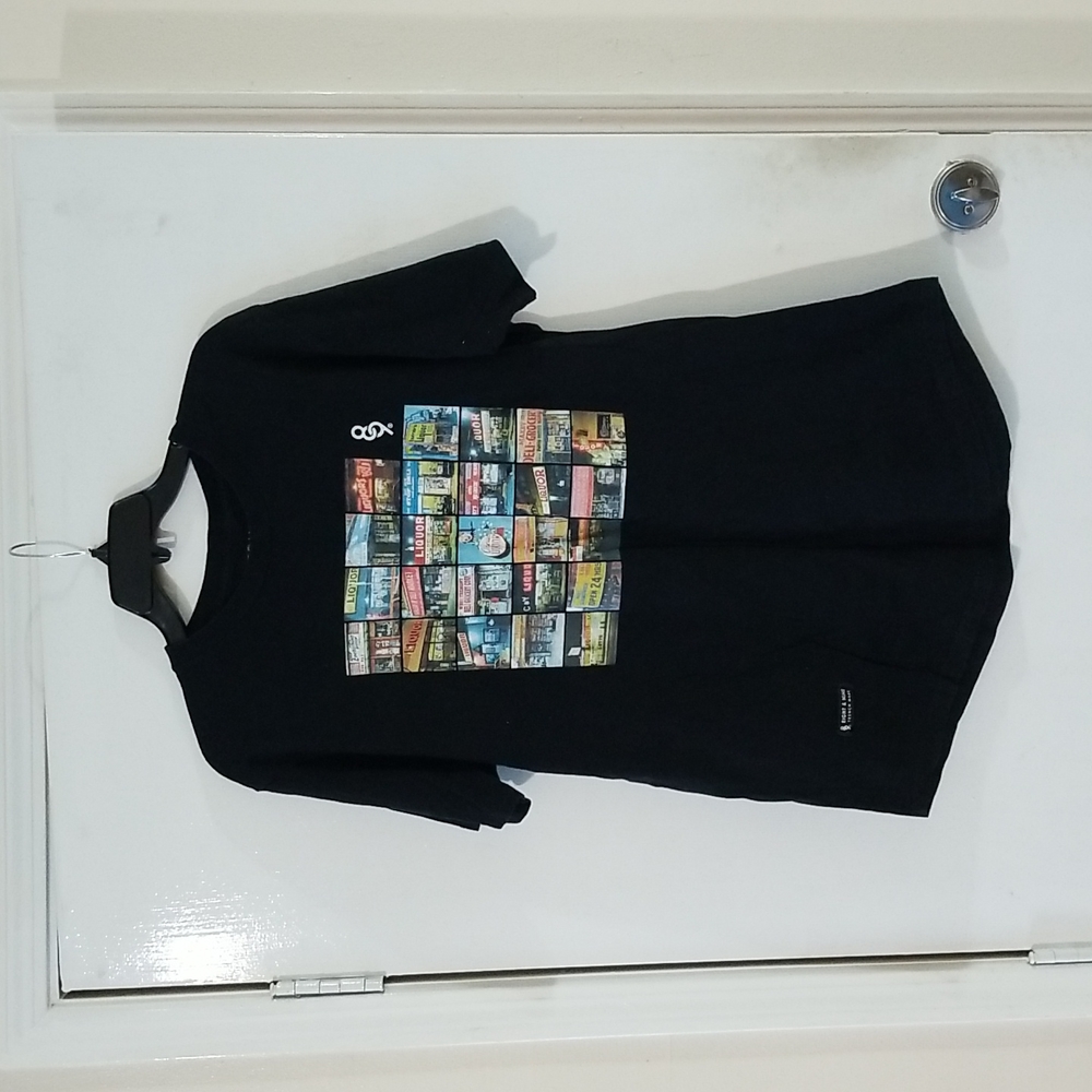 Eight & Nine black logo tshirts